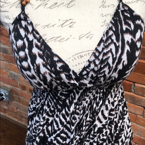 Guess medium halter top Blk/white/brown - Picture 7 of 10